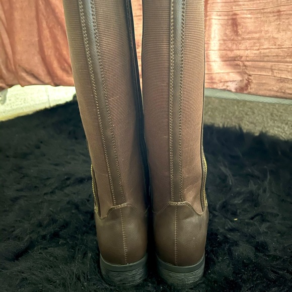 Boots - Picture 4 of 4